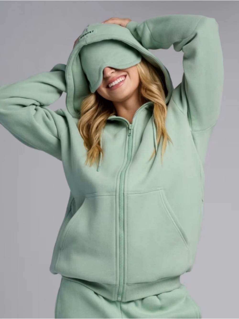 NWOT Comfrt Airplane Mode Zip Up Hoodie - Aloe - Size Small